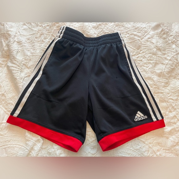 5 for$5✨Adidas Boys Athletic Classic 3 Stripes Shorts with Pockets, Size S(Age 8 - Picture 1 of 5